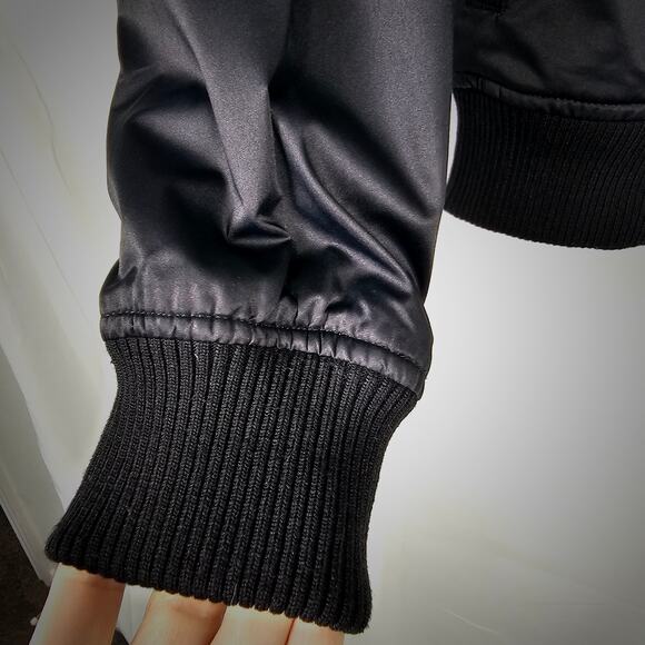 American Eagle Embroidered Puffer Bomber Jacket Cherry Blossom. - Picture 4 of 12